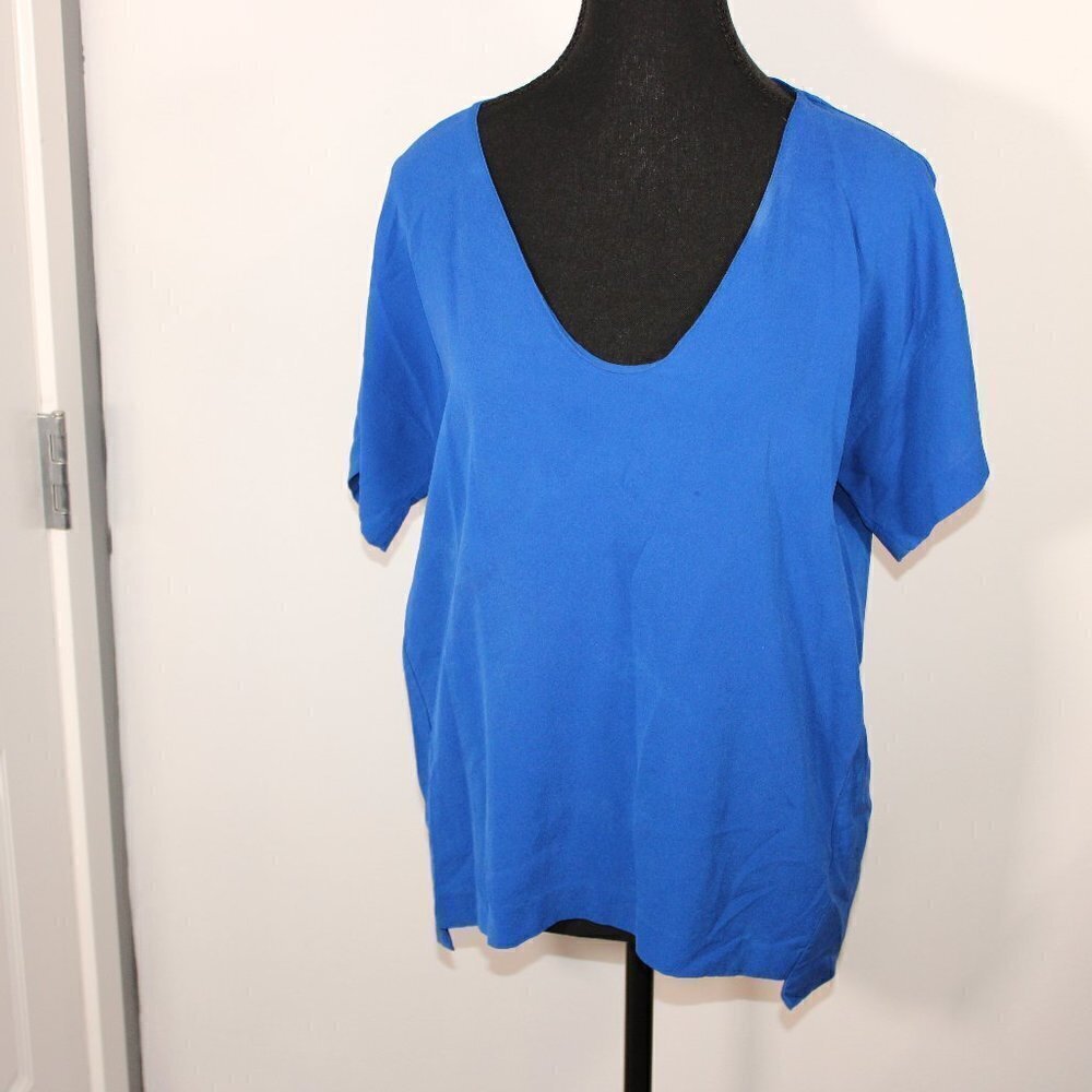 3/$30 Babaton 100% Silk Crepe Size Small Blue‎ Short Sleeve Blouse Aritzia